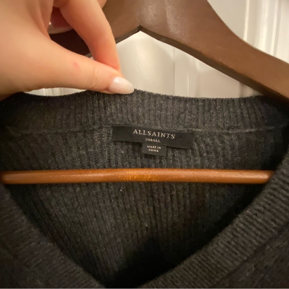 AllSaints Oversize V-neck Sweater Size Small - Picture 7 of 12